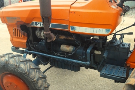 ขายรถไถ Kubota L3001 รถ 2เพลา ตามสภาพครับ สีเดิมๆ เครื่องดีครับ