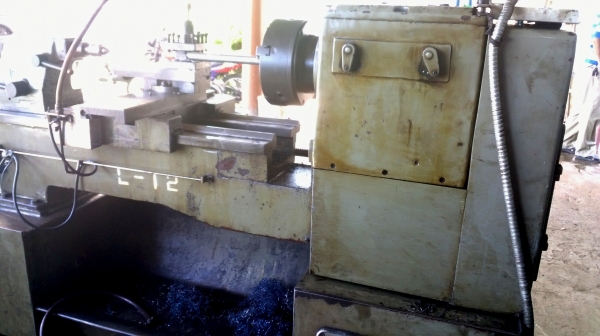 ลดราคาสุด ๆ แท่นกลึง 5 ฟุต รุ่นหนัก 3 เพลา เกียร์บล็อก ฐานเหล็กหล่อ 98,000 สีเดิม ๆ บาง ๆ  ด่วน!!!  รีบใช้เงิน  ราคานี้วันเดียวเท่านั้น