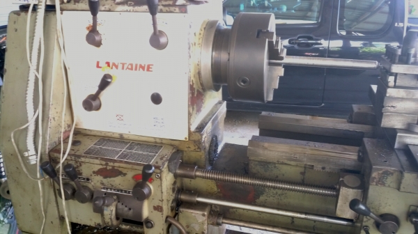 ลดราคาสุด ๆ แท่นกลึง 5 ฟุต รุ่นหนัก 3 เพลา เกียร์บล็อก ฐานเหล็กหล่อ 98,000 สีเดิม ๆ บาง ๆ  ด่วน!!!  รีบใช้เงิน  ราคานี้วันเดียวเท่านั้น