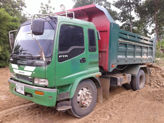 ขายรถบรรทุก 6 ล้อ IZUSU  FTR  Forword สภาพดี ราคาถูก  ด่วน