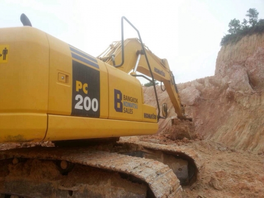 ขายดาวน์ KOMATSU PC200-7 ไมล. 3,XXXชม. ขายดาวน์ KOMATSU PC200-7 ไมล. 3,XXXชม.