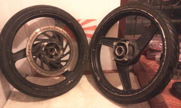 ล้อแม็กซ์เดิมๆ Kawasaki พร้อมดิส+ยาง