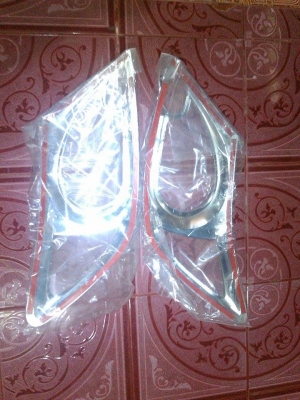 ลดราคาแล้วครับ...ครอบไฟหน้า Toyota Vigo โครเมียม ผลิตจากพลาสติก ABS เกรด A ชุบโครเมียม มีกาว 3M มาให้แล้ว ติดตั้งเองได้ง่ายไม่ยุ่งยาก สินค้าคุณภาพดี ราคาประหยัด 1 ชุดมี 2 ชิ้น ติดแล้วทำให้รถของท่านดูสปอร์ท เหมือนรถแต่งแรง