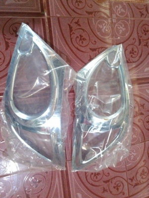 ลดราคาแล้วครับ...ครอบไฟหน้า Toyota Vigo โครเมียม ผลิตจากพลาสติก ABS เกรด A ชุบโครเมียม มีกาว 3M มาให้แล้ว ติดตั้งเองได้ง่ายไม่ยุ่งยาก สินค้าคุณภาพดี ราคาประหยัด 1 ชุดมี 2 ชิ้น ติดแล้วทำให้รถของท่านดูสปอร์ท เหมือนรถแต่งแรง