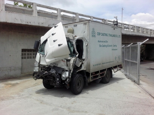 ขายซาก 4ล้อกลาง ISUZU NLR ขนาด 3เมตร ปี 2010 เครื่อง 130 แรงม้า