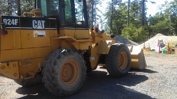 รถตักล้อยางแคต 924F 15.096hrs 1996yr by กุ้ง:TOS:0813062283