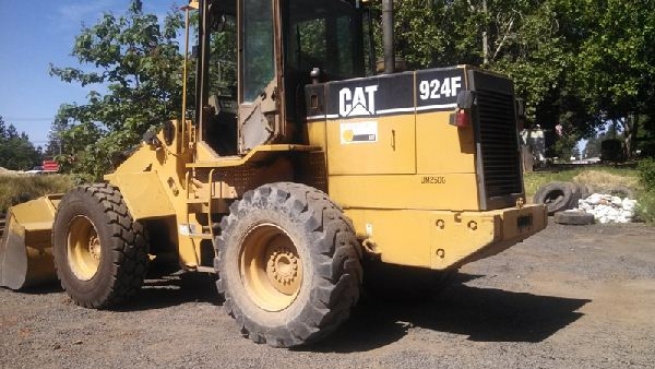 รถตักล้อยางแคต 924F 15.096hrs 1996yr by กุ้ง:TOS:0813062283