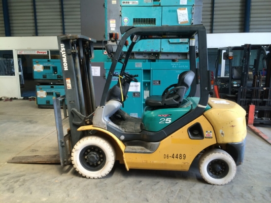 ฟอร์คลิฟต์ Komatsu FD25T-16 ปี 2006 ดีเซล ออร์โต้ รุ่นยอดฮิต นำเข้าจากญี่ปุ่น