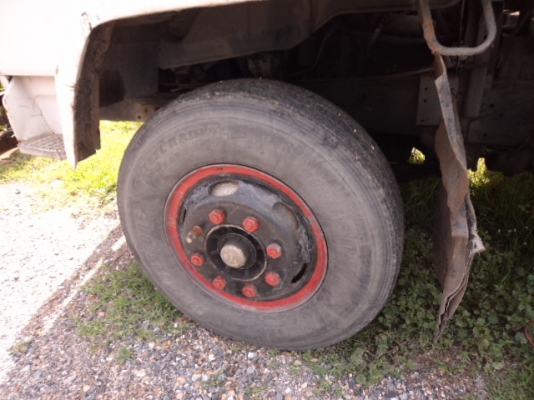 ขายรถสิบล้อ ISUZU เครื่อง EH700- -ขายตามสภาพ086-4457033 ไม่ลดแล้วครับ