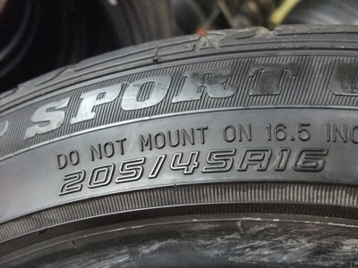 ยาง Dunlop 205/45/16 ปี 12