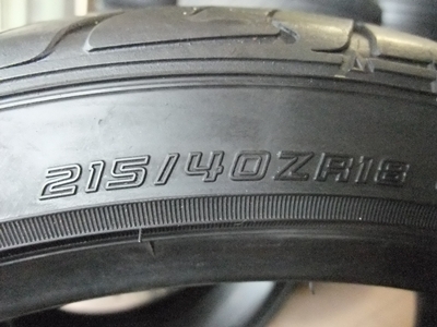 ยาง Dunlop 215/40/18 ปี11