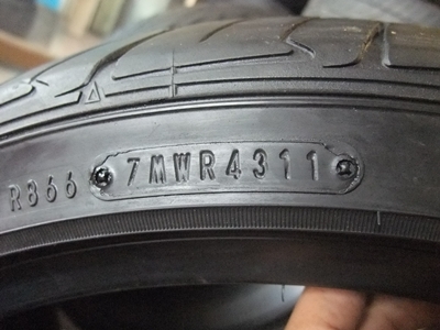 ยาง Dunlop 215/40/18 ปี11