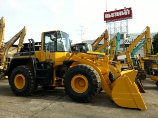 รถตักล้อยาง WA350-3-60083  สภาพสวย นำเข้าจากญี่ปุ่น ถึงไทยแล้ว รถจอดอยู่ที่ C.S. Motor (หลักสี่) โทร.081-373-0559