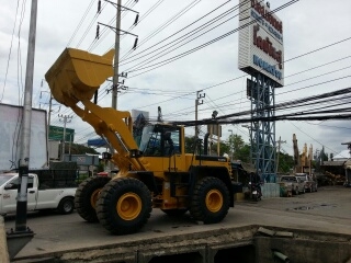 รถตักล้อยาง WA350-3-60083  สภาพสวย นำเข้าจากญี่ปุ่น ถึงไทยแล้ว รถจอดอยู่ที่ C.S. Motor (หลักสี่) โทร.081-373-0559