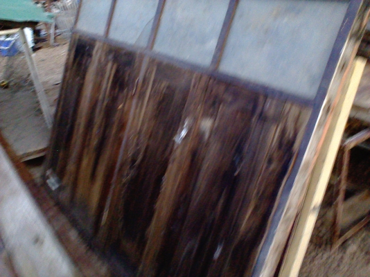 บานหน้าต่างไม้สักพร้อมวงกบ+เหล็กดัดเป็นบานไม้สัก 4 บานครับสูง 120 ซ.ม   ยาวประมาณ 190 ซ.ม  พร้อมเหล็กดัด  บานสวยๆครับวงกลบไม้ประดู่ครับ  มี 4 ชุดครับราคานี้คุ้มมากครับ