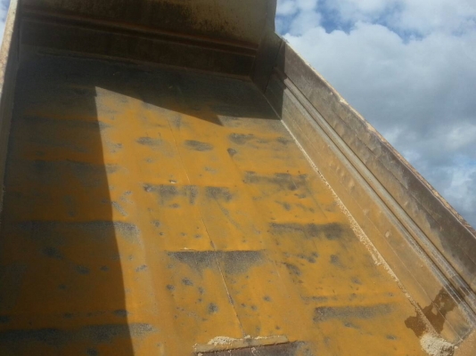 ขายรถอิซูซู เด้กก้า ยูโร่ 2 หกล้อดัมพ์ 200 แรง ปี 50