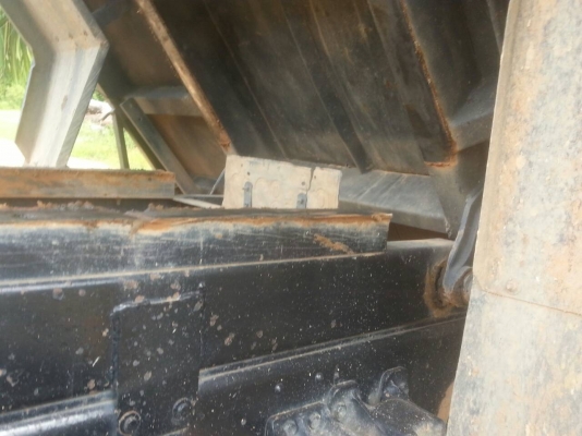 ขายรถอิซูซู เด้กก้า ยูโร่ 2 หกล้อดัมพ์ 200 แรง ปี 50