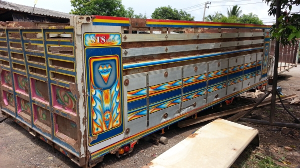 ขายกะบะมีเนียม พร้อมกระบอกดั้ม+คัซซีดั้ม สภาพสวยพร้อมใช้ครับ