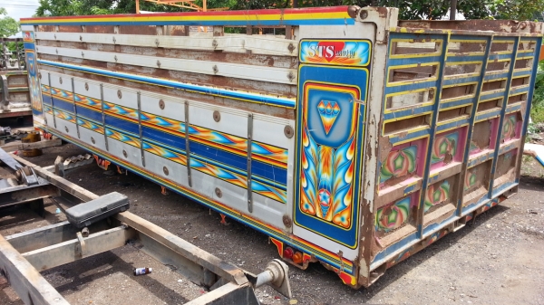 ขายกะบะมีเนียม พร้อมกระบอกดั้ม+คัซซีดั้ม สภาพสวยพร้อมใช้ครับ