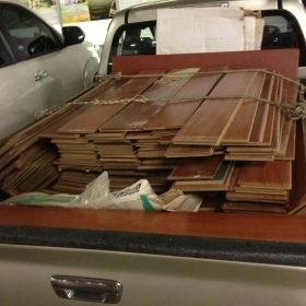 ไม้พื้นลามิเนส หน้า 7 นิ้ว 80-90 ตรม ลายไม้สัก ถูกๆ สภาพมีทั้งของไหม่ และของใช่แล้ว ความยาว 120 คับ ราคานี้เกินคุ่มคับ