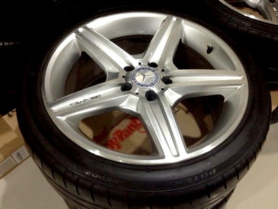 แม็กซ์แท้ BENZ AMG 18 นิ้ว ET35 รุ่นปี13 ไม่ดุ้งไม่คด CODE หลังก้านครบ ฝากช่อมะกอกแท้มี CODE ยาง BRIGESTONE 225-40-18 ปลายปี11 กว้าง 8 นิ้ว ตจวส่งได้