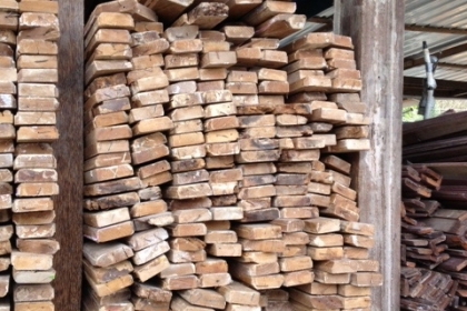 ไม้สักหน้า 3  หนา1.5 นิ้ว