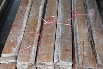 ไม้สักหน้า 3  หนา1.5 นิ้ว