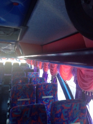 ขายรถบัสแอร์10เมตรทรงเสาคู่เครื่องHINO HO7C สภาพรถใช้งานได้เลยเพิ่งทำสีและภายในมาใหม่ราคาคุยกันได้