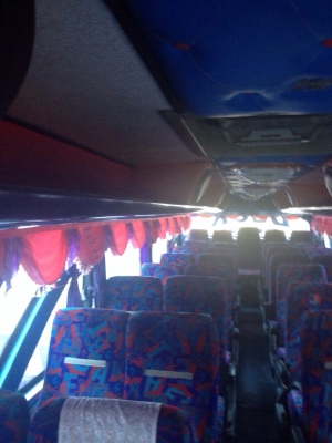 ขายรถบัสแอร์10เมตรทรงเสาคู่เครื่องHINO HO7C สภาพรถใช้งานได้เลยเพิ่งทำสีและภายในมาใหม่ราคาคุยกันได้