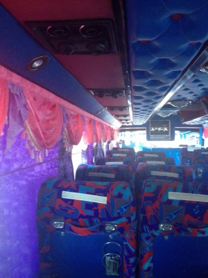 ขายรถบัสแอร์10เมตรทรงเสาคู่เครื่องHINO HO7C สภาพรถใช้งานได้เลยเพิ่งทำสีและภายในมาใหม่ราคาคุยกันได้