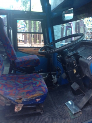 ขายรถบัสแอร์10เมตรทรงเสาคู่เครื่องHINO HO7C สภาพรถใช้งานได้เลยเพิ่งทำสีและภายในมาใหม่ราคาคุยกันได้