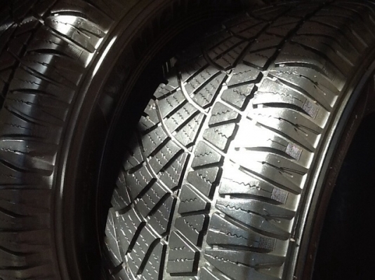 ขายยาง  มิทชิลิน  265 x 65 x 17 ปี 12