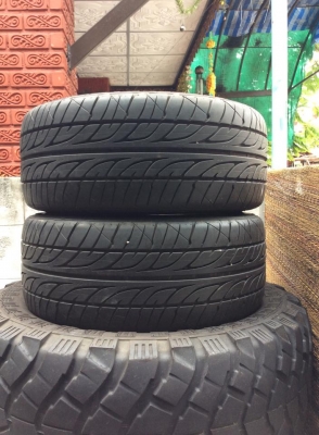 ขายยาง DUNLOP LM 703  245-40-17  ปี12 ดอกเต็มๆ เกิน90เปอเซน ถูกๆครับ