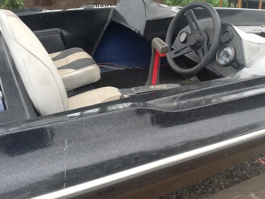 เรือแบสพร้อมเครื่องsuzuki65