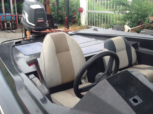 เรือแบสพร้อมเครื่องsuzuki65