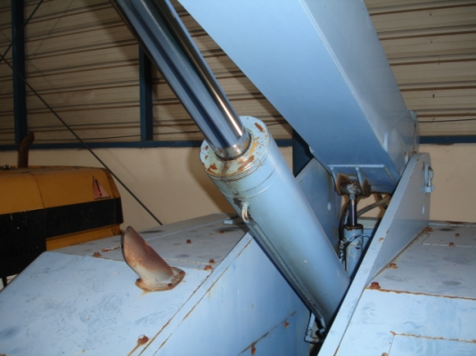 รถกระเช้า AICHI SR182 S/N: 45827 (เก่านอก) พร้อมตรวจสภาพ สนใจโทร. 080-6565422 (หนิง)