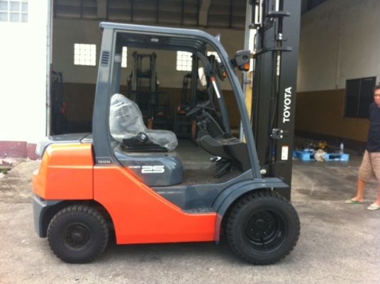 TOYOTA 8FD25 รถใหม่ นำเข้าจากญี่ปุ่น