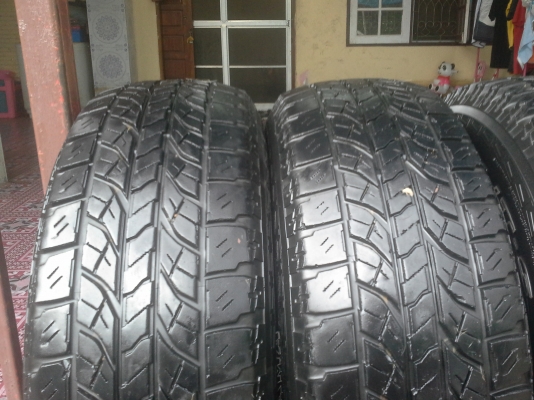 ยางYokohama245/70/16ยางเป็นปี07ถูกๆเป็นชุดเดียวกัน ไม่บวมไม่เปนบั้งสวย