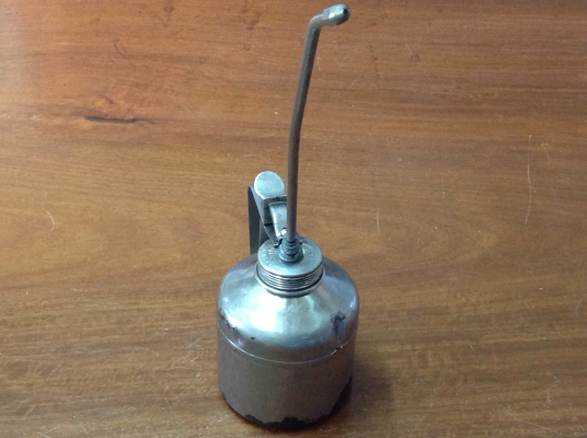 ขายกาหยอดน้ำมัน Vintage ระบบปั้มหยอด กระบอกโต ขายราคาพิเศษ ขายกาหยอดน้ำมัน Vintage ระบบปั้มหยอด กระบอกโต ขายราคาพิเศษ