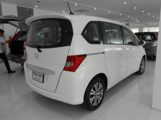 HONDA FREED 1.5 EL ปี 2013 ไมล์แท้ 11,1XX กม.