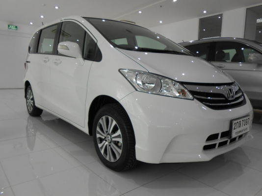 HONDA FREED 1.5 EL ปี 2013 ไมล์แท้ 11,1XX กม.