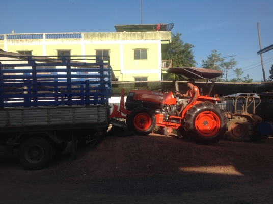 ปัญญาแทรคเตอร์มาแล้ว...จัดมาให้ครับ รีบโดยด่วน.คูโบต้า L4508 พร้อมใบมีดตราช้าง จัดส่ง อ.หล่มเก่า จ.เพชรบูรณ์