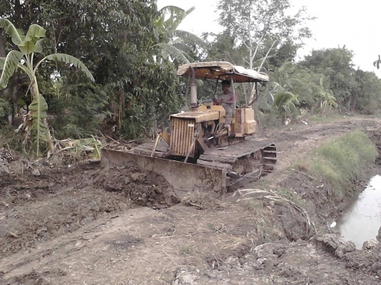 ขายรถแทรกD2รุ่น5แทรกใหญ่พร้อมทำงาน