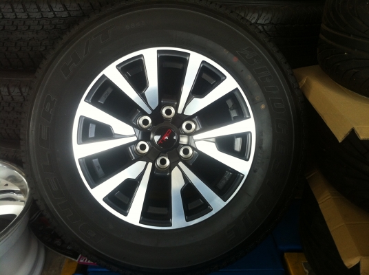 ขาย ล้อพร้อมยาง vigo champ TRD 2014  4วง  37,000 บาท