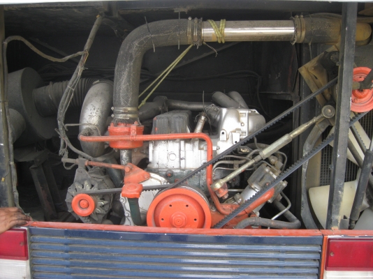 ขายรถบัส 6 ล้อ 45 ที่นั่ง สภาพพร้อมใช้งาน เครื่องนิคสัน 6 สูบ 320 แรง