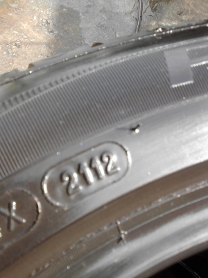 Michelin plymacy ht 215/50R17 tel.081-427-3941