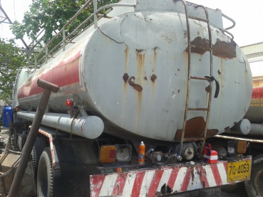 ขายรถบรรทุกถังน้ำมันพืช HINO FM3H 2เพลา เครื่อง HO6C เทอร์โบมีไอนิดหน่อยใช้ได้อีกนาน คัสชีส์ มีตามด ช่วงท้าย รถวิ่งได้ ขายตามสภาพรับ