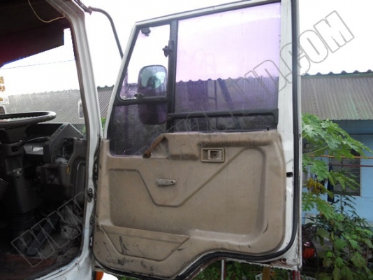 รถบรรทุก10ล้อ(พื้นเรียบ) MITSUBISHI FN527M 195