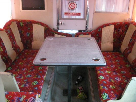 ขายรถบัส 8 ล้อ VIP  52 ที่นั่ง สภาพพร้อมใช้งาน เครื่องฮีโน  6สูบ 400 แรง