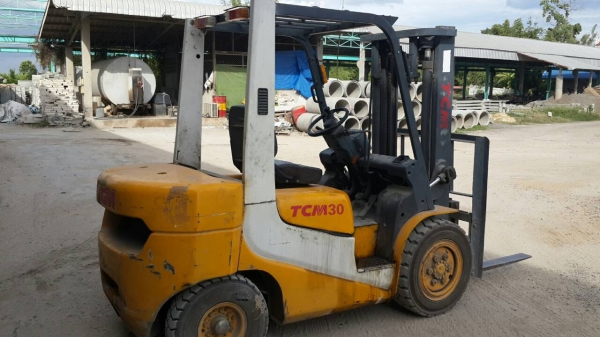 โฟล์คลิฟต์ TCM 3 ตันแท้ เกียร์ Auto สูง3เมตร